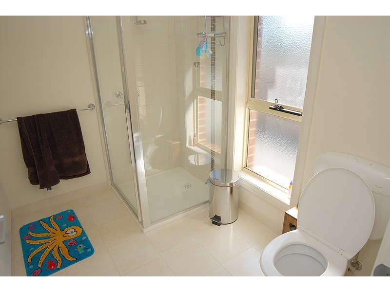 18 Yarra Gum Place, Mount Clear VIC 3350