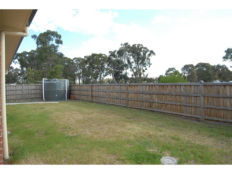 18 Yarra Gum Place, Mount Clear VIC 3350