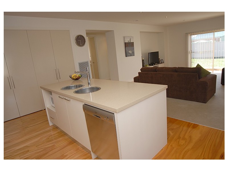 18 Howe Street, Miners Rest VIC 3352
