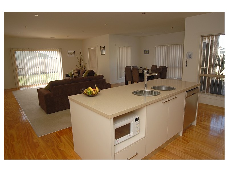 18 Howe Street, Miners Rest VIC 3352