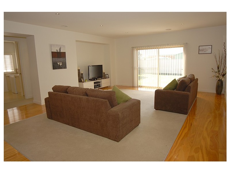 18 Howe Street, Miners Rest VIC 3352