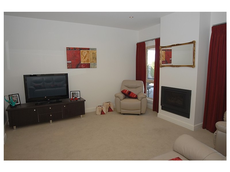18 Howe Street, Miners Rest VIC 3352
