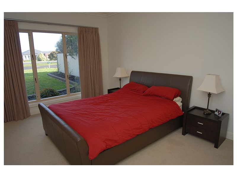 18 Howe Street, Miners Rest VIC 3352