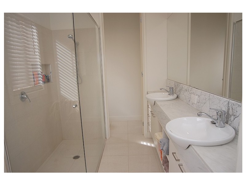 18 Howe Street, Miners Rest VIC 3352