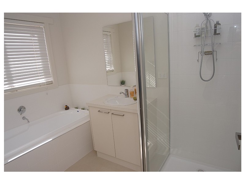 18 Howe Street, Miners Rest VIC 3352