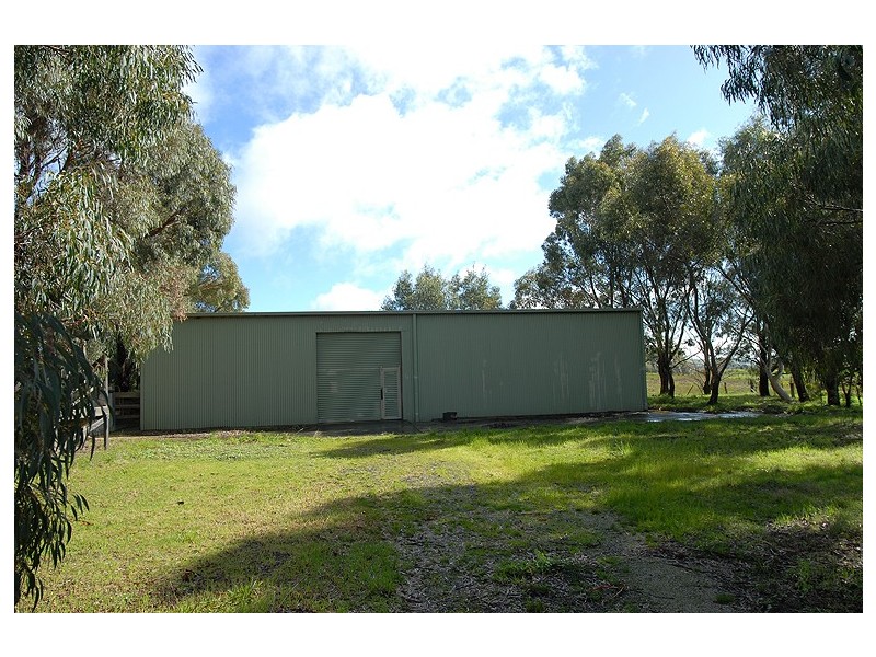 63 Pistol Club Road, Mount Rowan VIC 3352