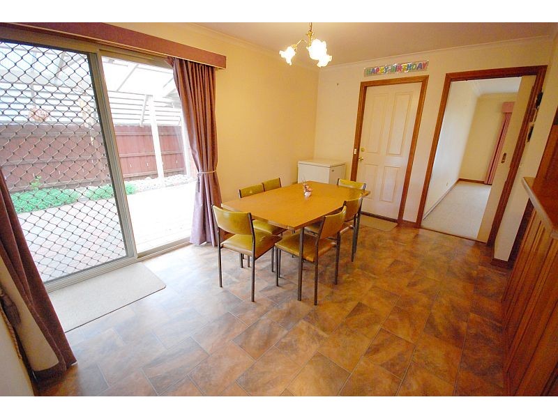 24 Rowan Parade, Wendouree VIC 3355