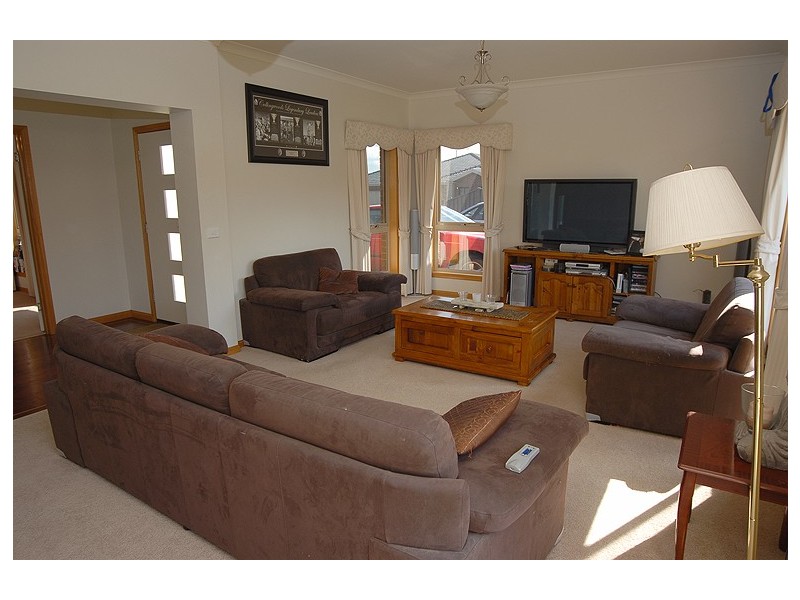 9 Chilton Close, Delacombe VIC 3356
