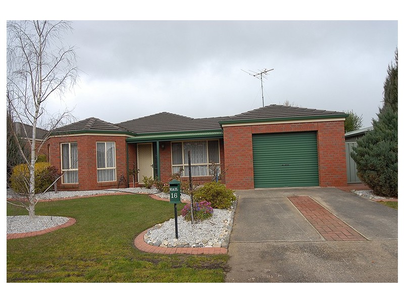 16 Parkside Road, Delacombe VIC 3356
