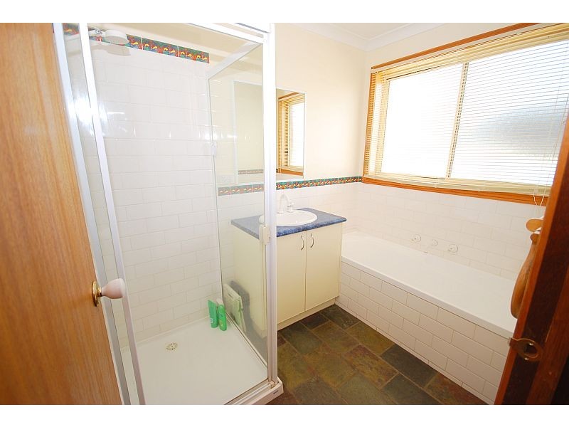 7 James Drive, Delacombe VIC 3356