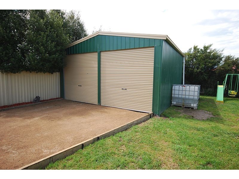 7 James Drive, Delacombe VIC 3356