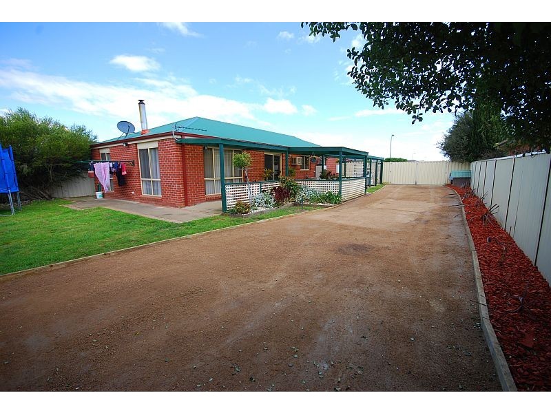 7 James Drive, Delacombe VIC 3356