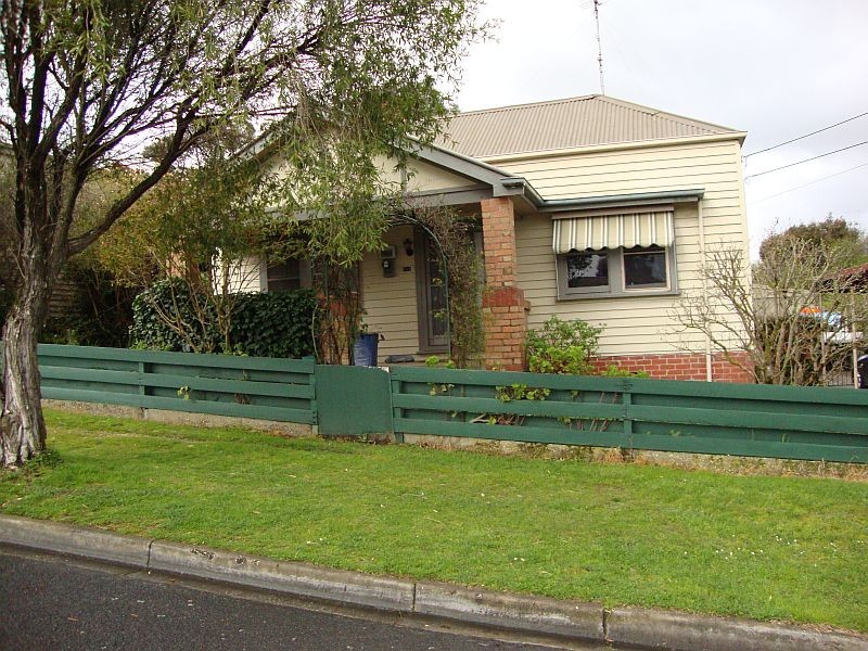 614 Peel Street North, Black Hill VIC 3350