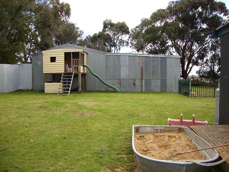 24 Kennedys Road, Smythes Creek VIC 3351