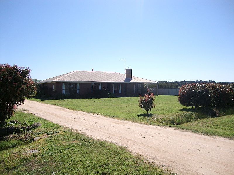 81 Sharpes Road, Miners Rest VIC 3352