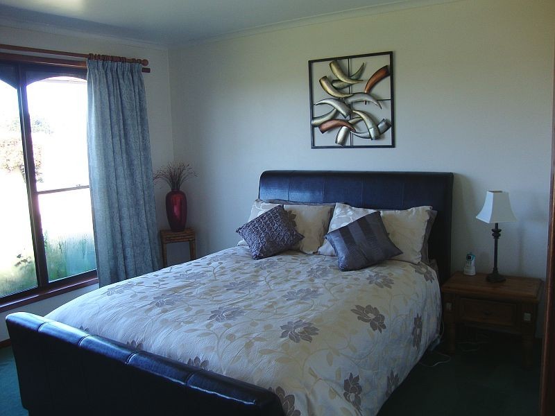 81 Sharpes Road, Miners Rest VIC 3352