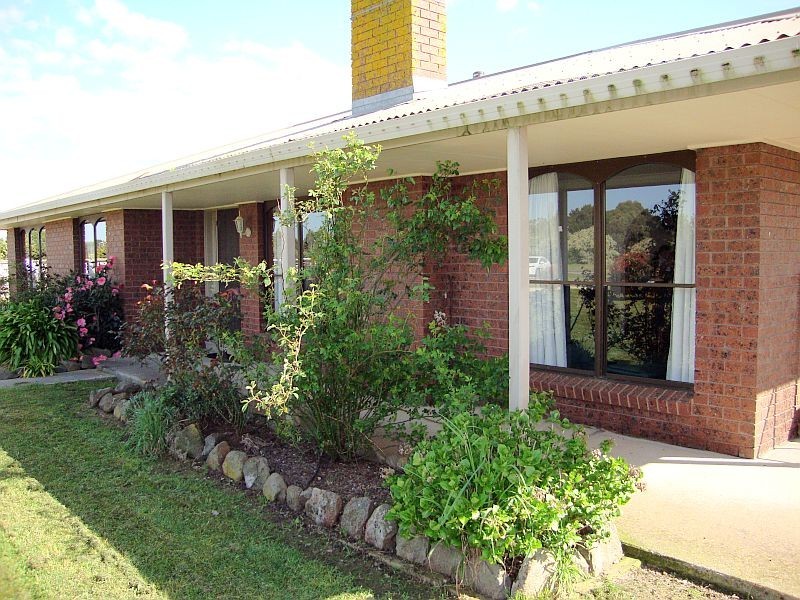 81 Sharpes Road, Miners Rest VIC 3352