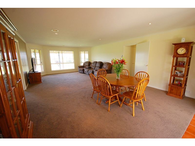 52 Crystal Court, Ross Creek VIC 3351