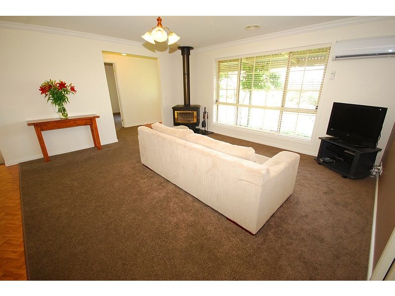 52 Crystal Court, Ross Creek VIC 3351