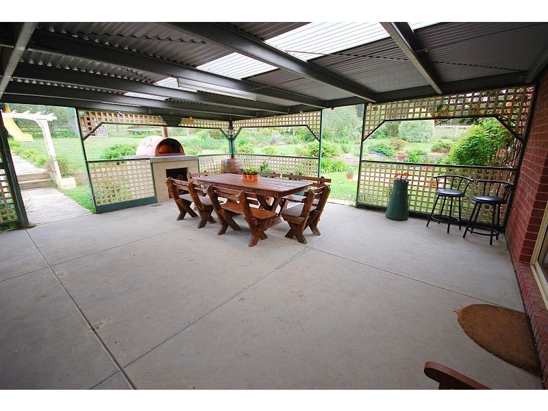 52 Crystal Court, Ross Creek VIC 3351