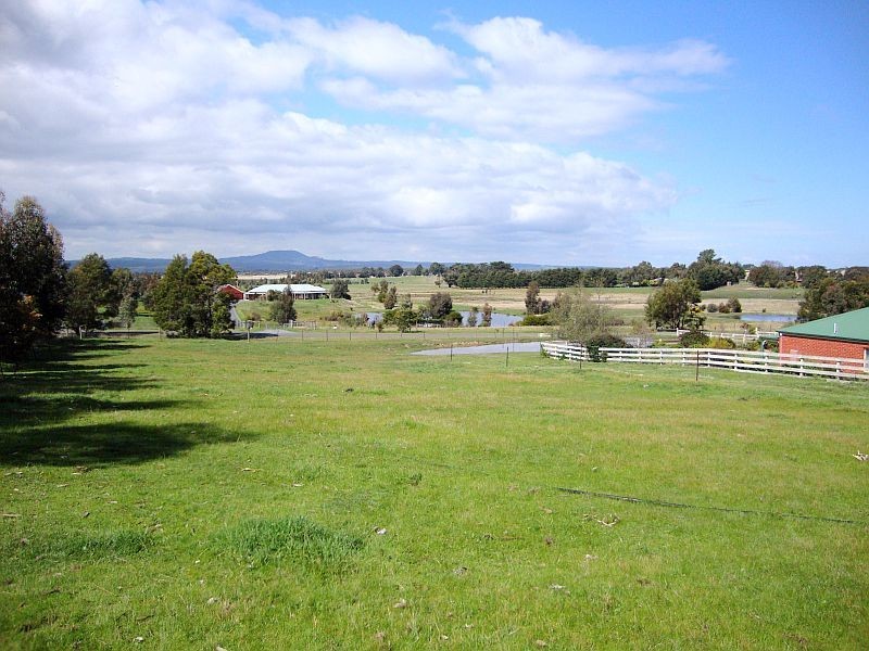 52 Crystal Court, Ross Creek VIC 3351