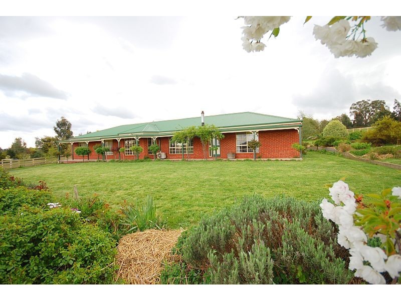 52 Crystal Court, Ross Creek VIC 3351