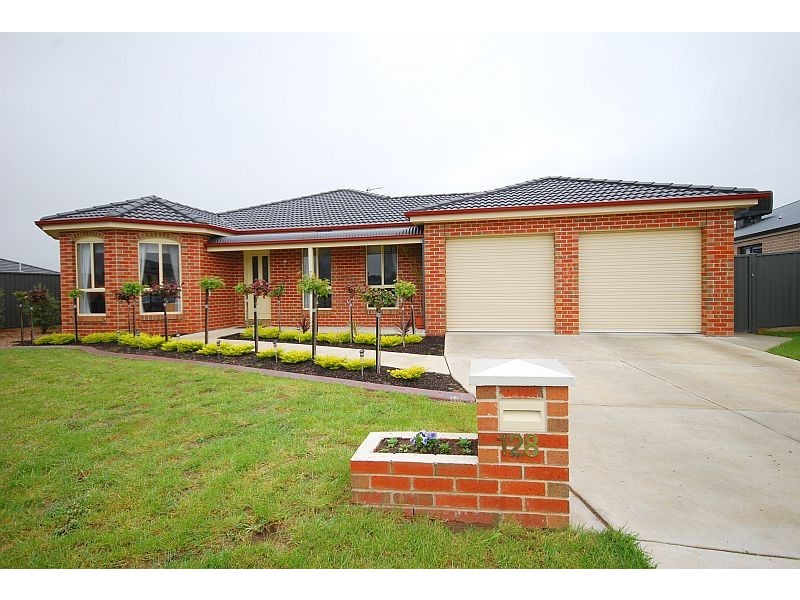 128 Alfredton Drive, Alfredton VIC 3350