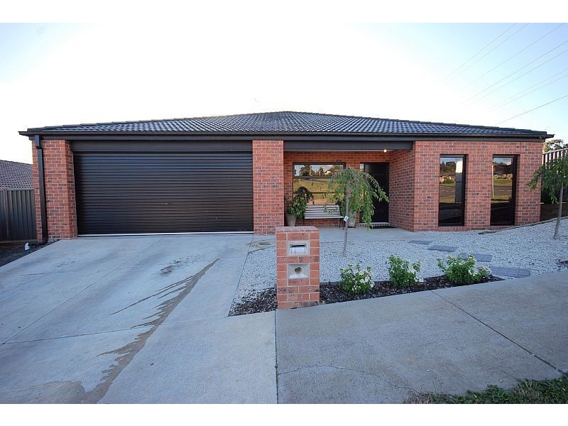 13 Daintree Close, Ballarat North VIC 3350