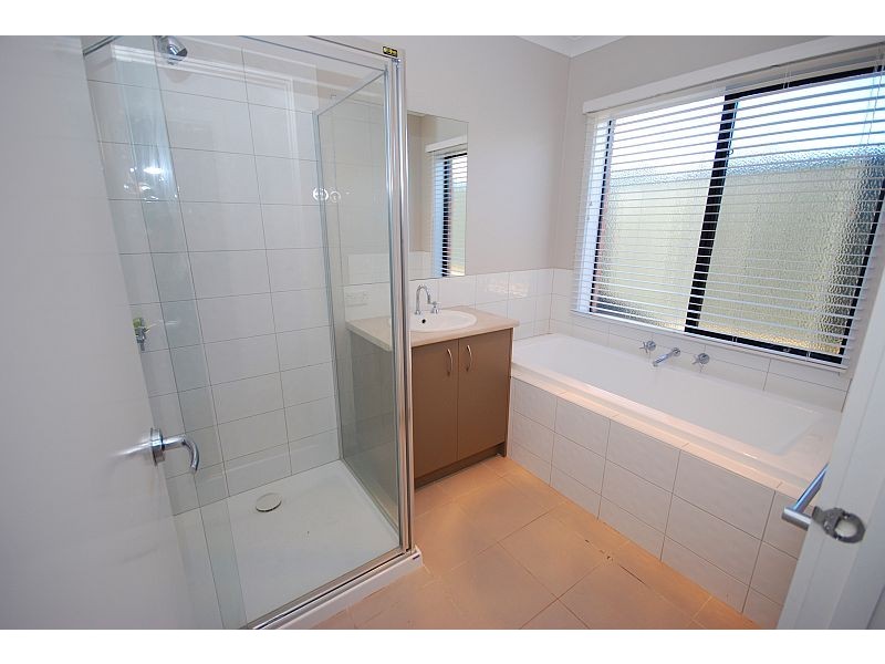 13 Daintree Close, Ballarat North VIC 3350