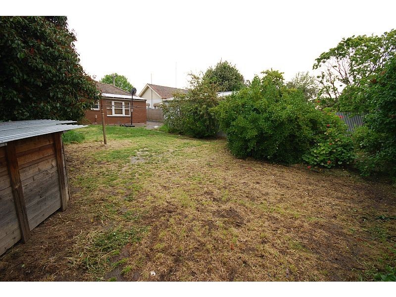 18 College Street, Wendouree VIC 3355