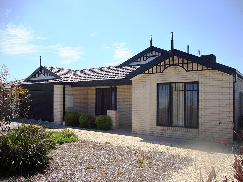 5 Hanwood Close, Delacombe VIC 3356