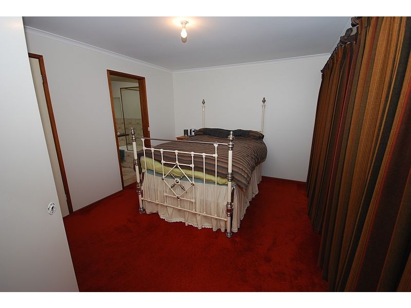 129 Hendersons Road, Smythes Creek VIC 3351