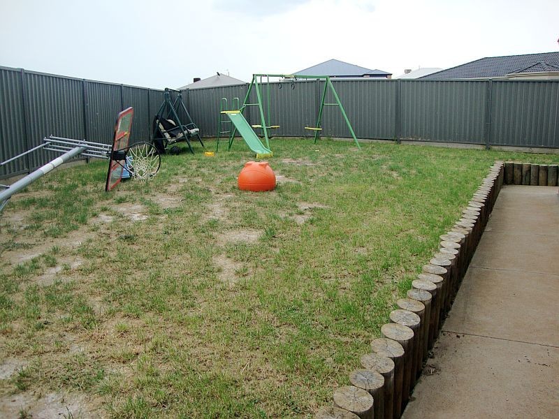 8 Adelphi Close, Delacombe VIC 3356