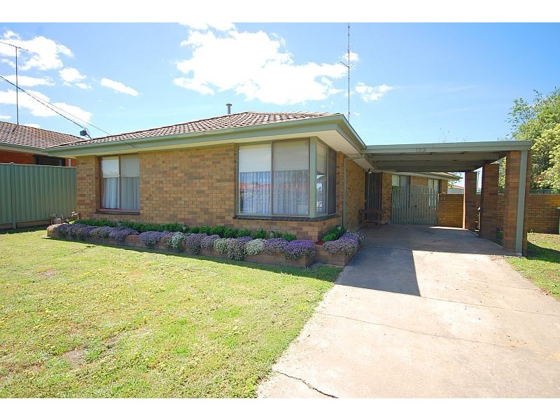 123 Nelson Street, Sebastopol VIC 3356