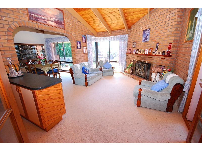 4 Ellerslie Drive, Ballarat North VIC 3350