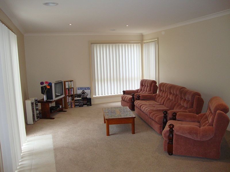 1/320 Joseph Street, Canadian VIC 3350