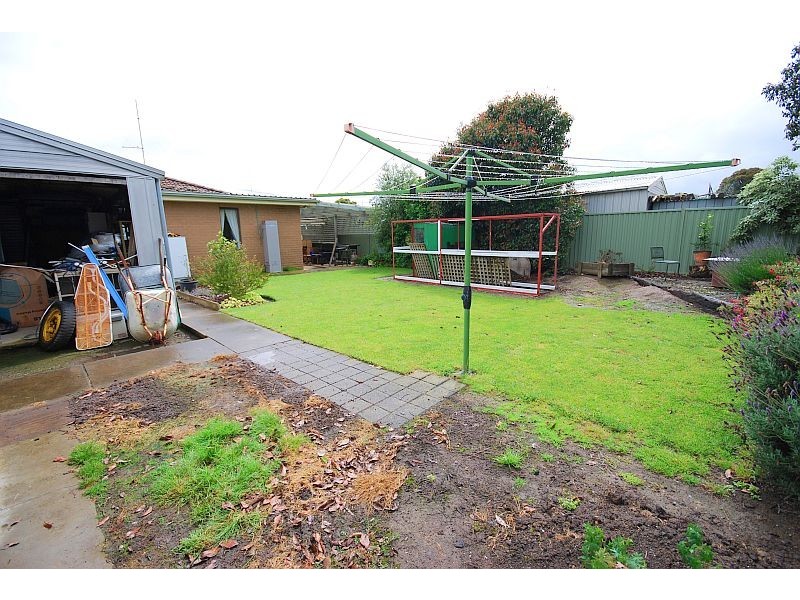 70 Marie Crescent, Wendouree VIC 3355