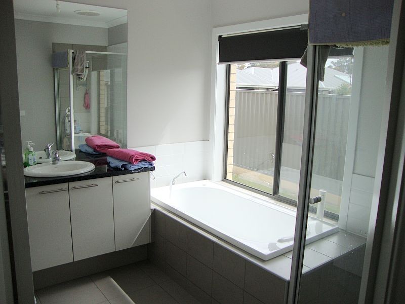 7 Cartledge Avenue, Mount Clear VIC 3350