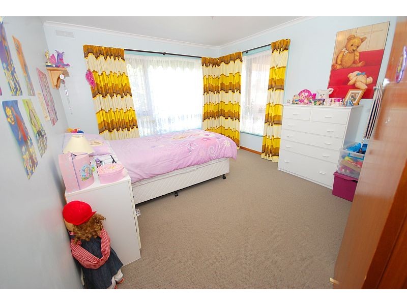 16 Montgomery Street, Wendouree VIC 3355