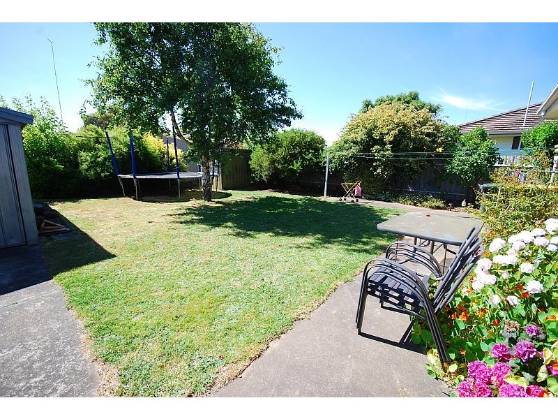 16 Montgomery Street, Wendouree VIC 3355