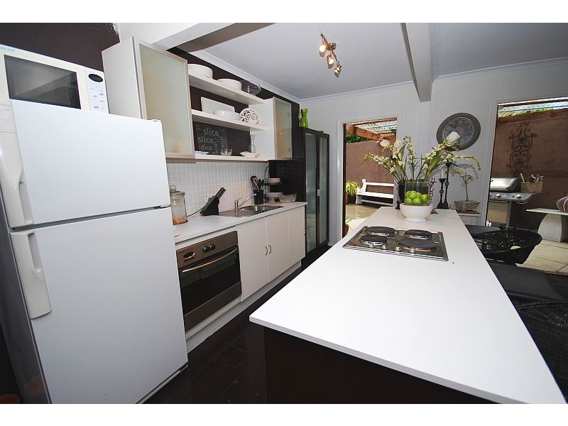 4 Grandison Avenue, Mount Clear VIC 3350