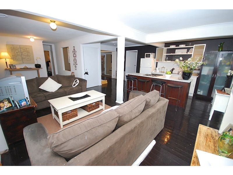 4 Grandison Avenue, Mount Clear VIC 3350