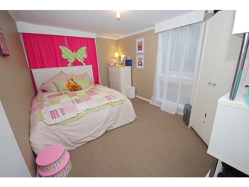 4 Grandison Avenue, Mount Clear VIC 3350