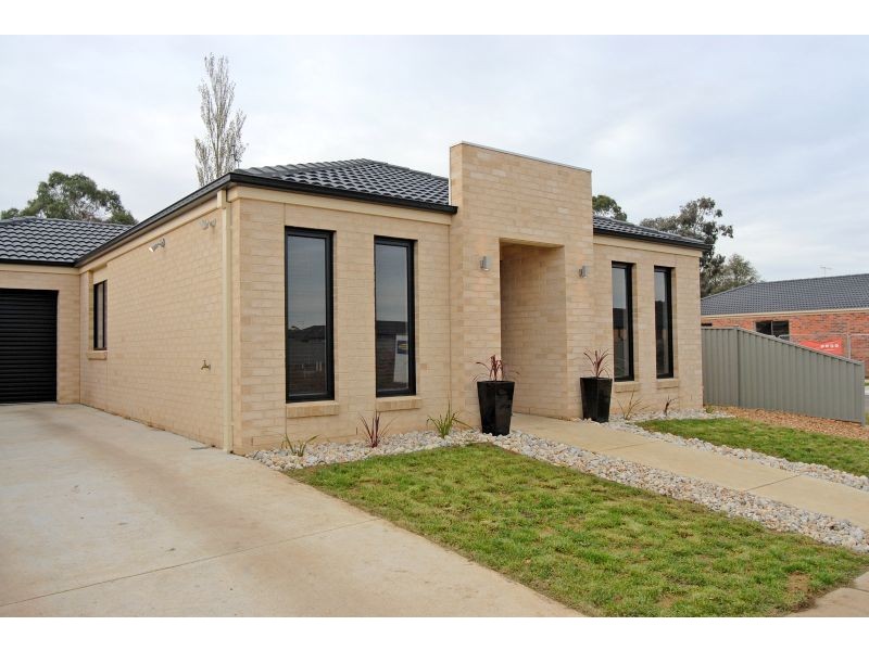 11 Rorey Street, Delacombe VIC 3356