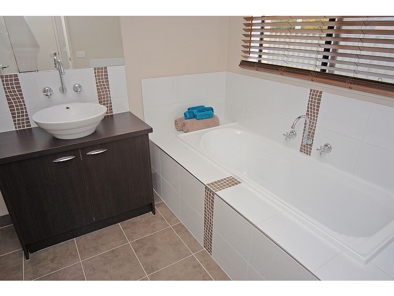 11 Rorey Street, Delacombe VIC 3356