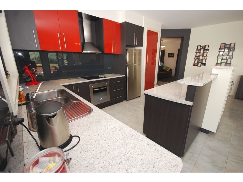 3 Deep Lead Close, Canadian VIC 3350