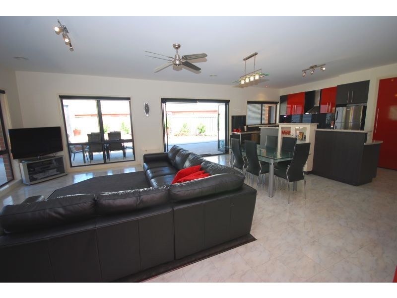 3 Deep Lead Close, Canadian VIC 3350