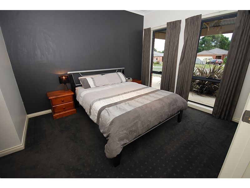 3 Deep Lead Close, Canadian VIC 3350