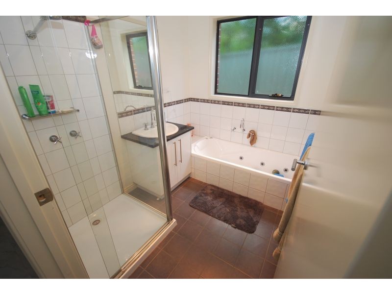 3 Deep Lead Close, Canadian VIC 3350