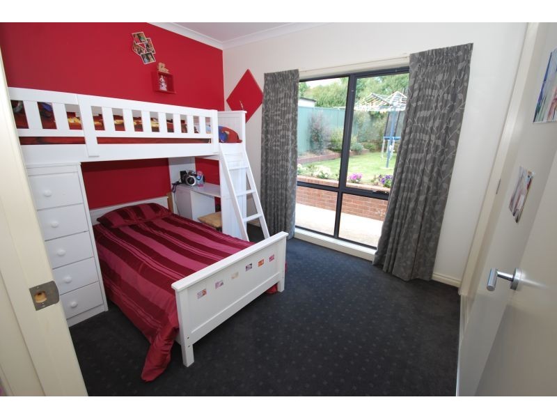 3 Deep Lead Close, Canadian VIC 3350